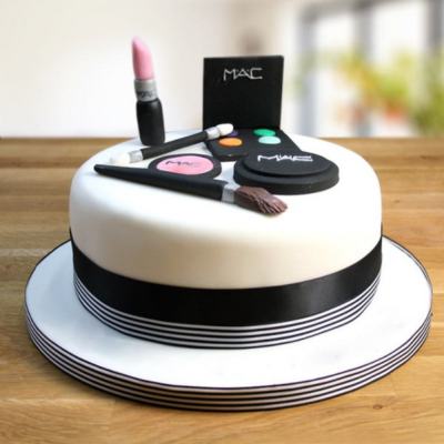 Make Up Kit Fondant Cake