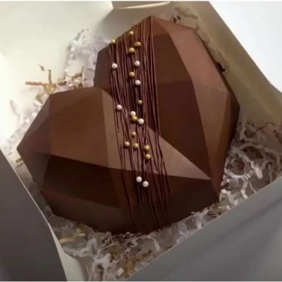 Delicious Chocolaty Pinata Cake