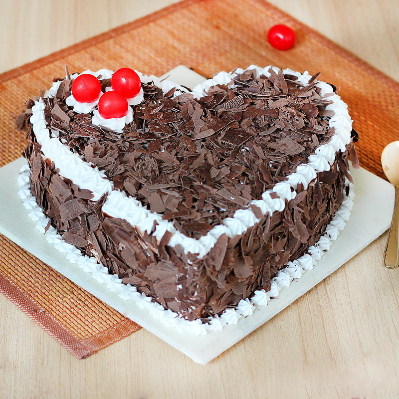 Black Forest Cake Eggless