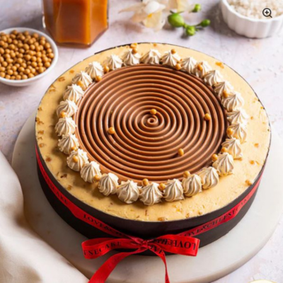Golden Vanilla & Salted Caramel Cheesecake